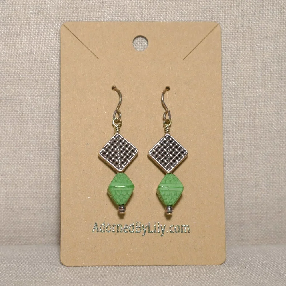 Hand Crafted Handmade Earrings Modern Green Glass & Copper Geometric Ear… - Picture 3 of 4